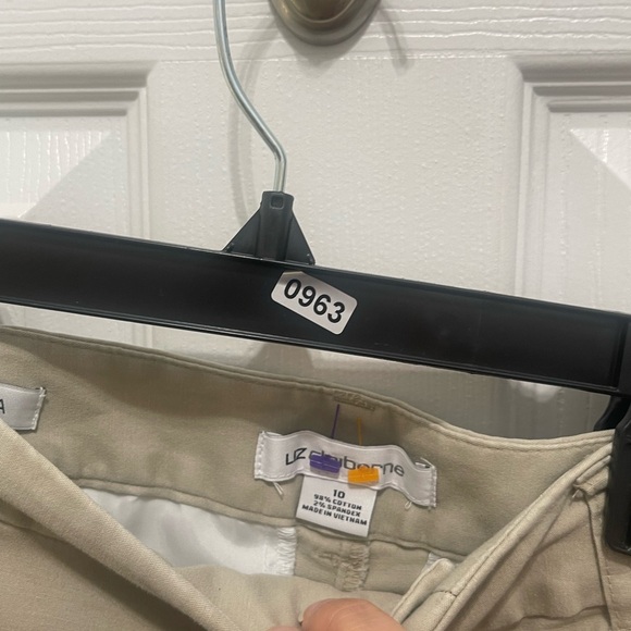 Liz Claiborne short khaki size 10 long shorts - Picture 5 of 9